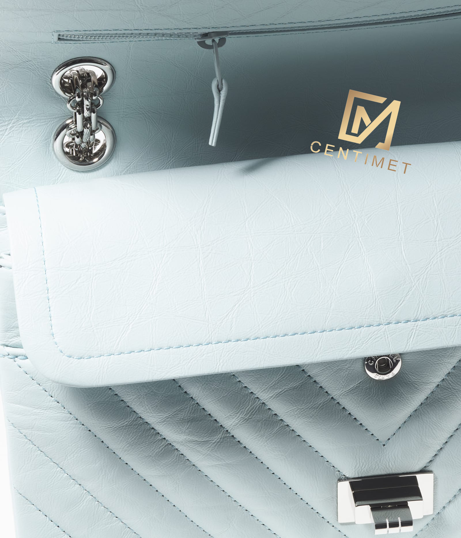 2-55-handbag-light-blue-aged-calfskin-silver-tone-metal-aged-calfskin-silver-tone-metal-packshot-artistique-vue1-a37586b06751nf290-8845492518942