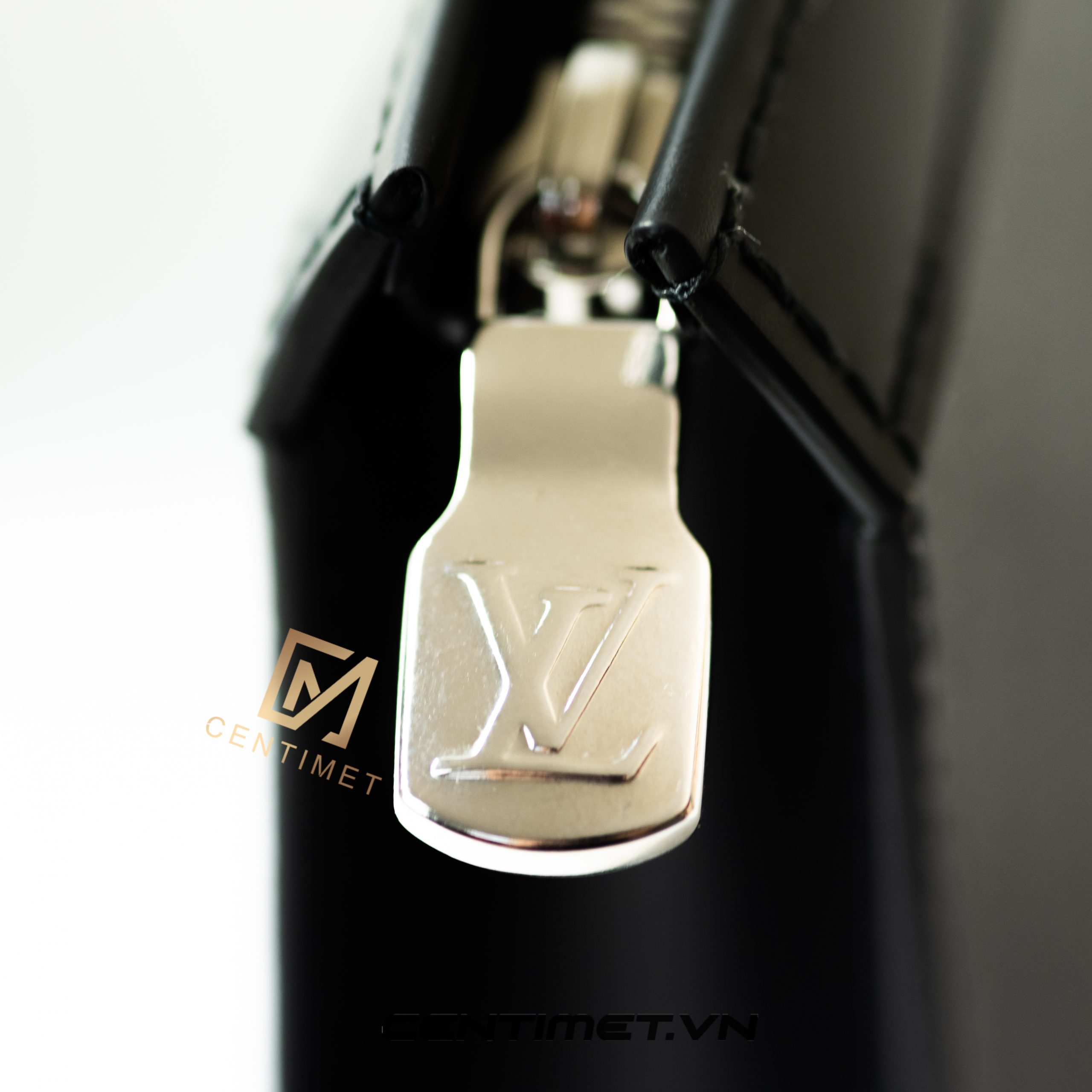 Shop Louis Vuitton Pochette voyage (N60444) by naganon