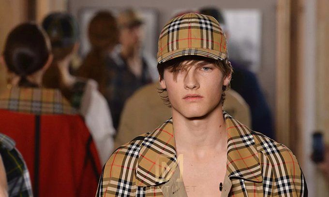 họa tiết caro Burberry