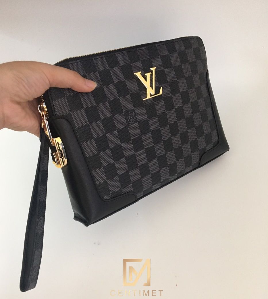 Những item hoàn hảo phối với ví da nam Louis Vuitton